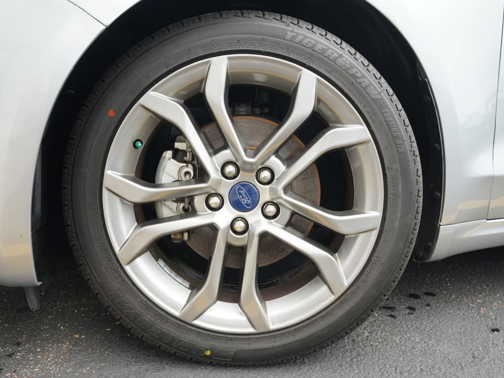 Used 2020 Ford Fusion SEL FWD image 31