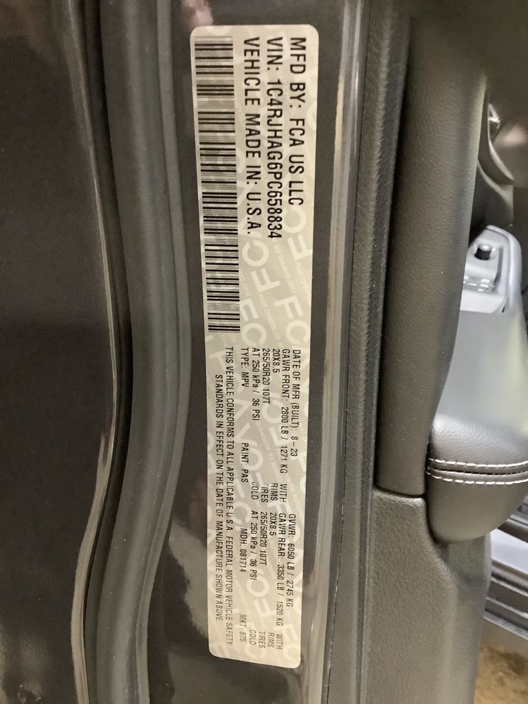 Used 2023 Jeep Grand Cherokee Altitude image 16