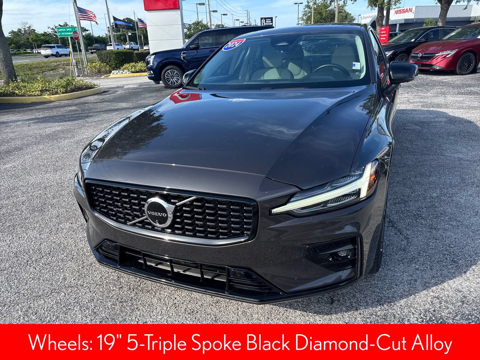 Used 2024 Volvo S60 B5 Plus w/ Protection Package Premier AWD/4WD image 4