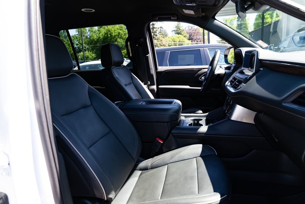 Used 2023 Chevrolet Suburban Premier AWD/4WD image 25