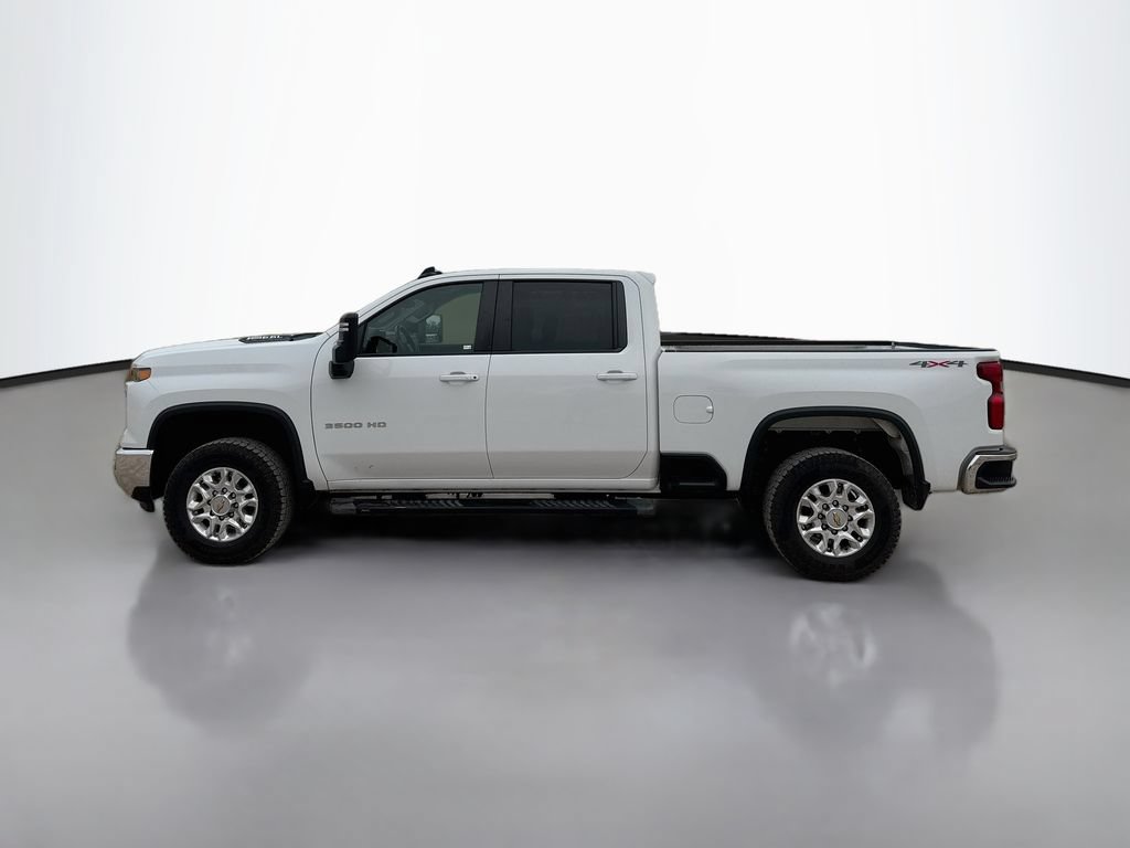 Used 2024 Chevrolet Silverado 3500 LT AWD/4WD image 4