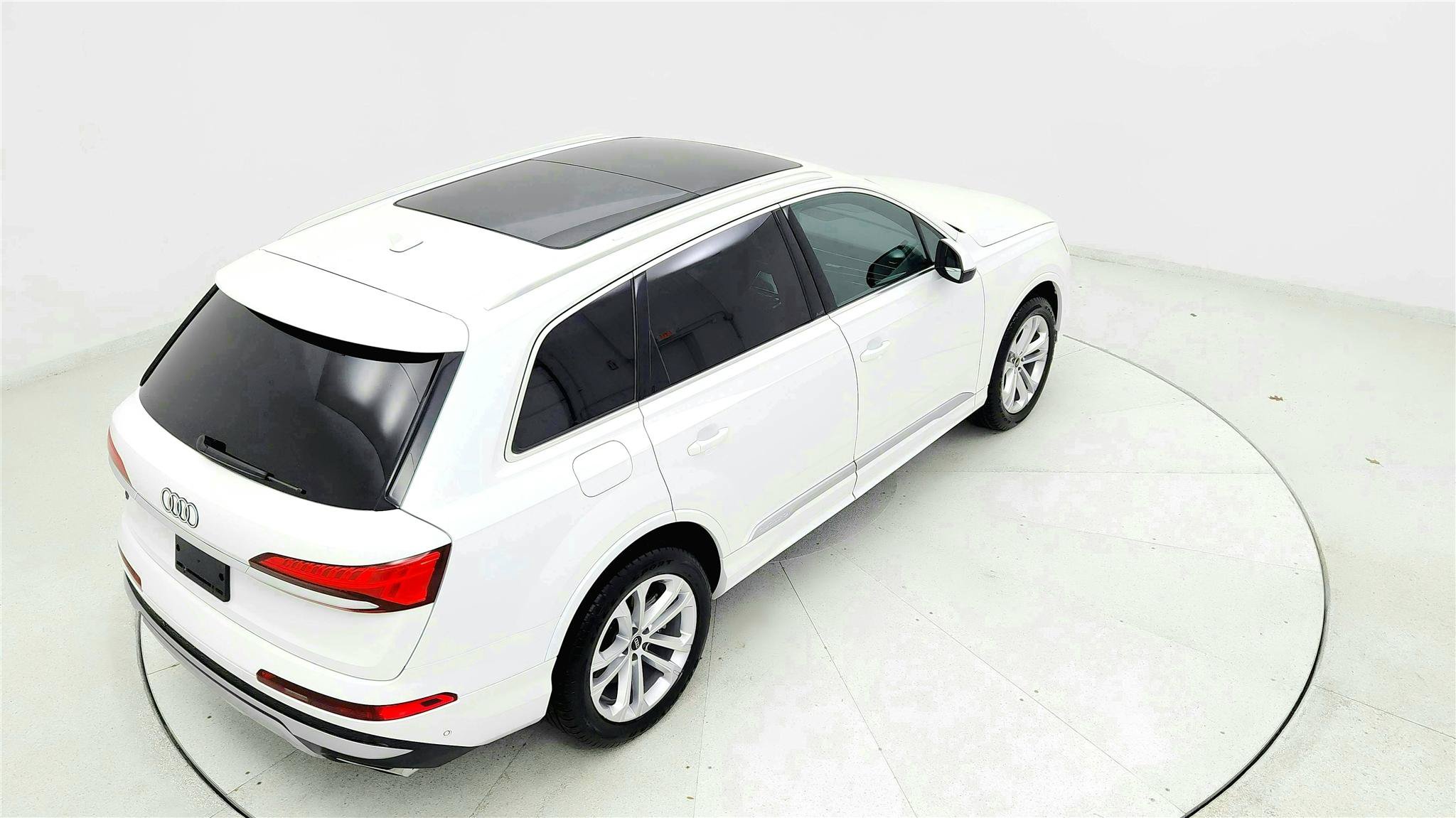 Used 2025 Audi Q7 3.0T Premium Plus AWD/4WD image 17