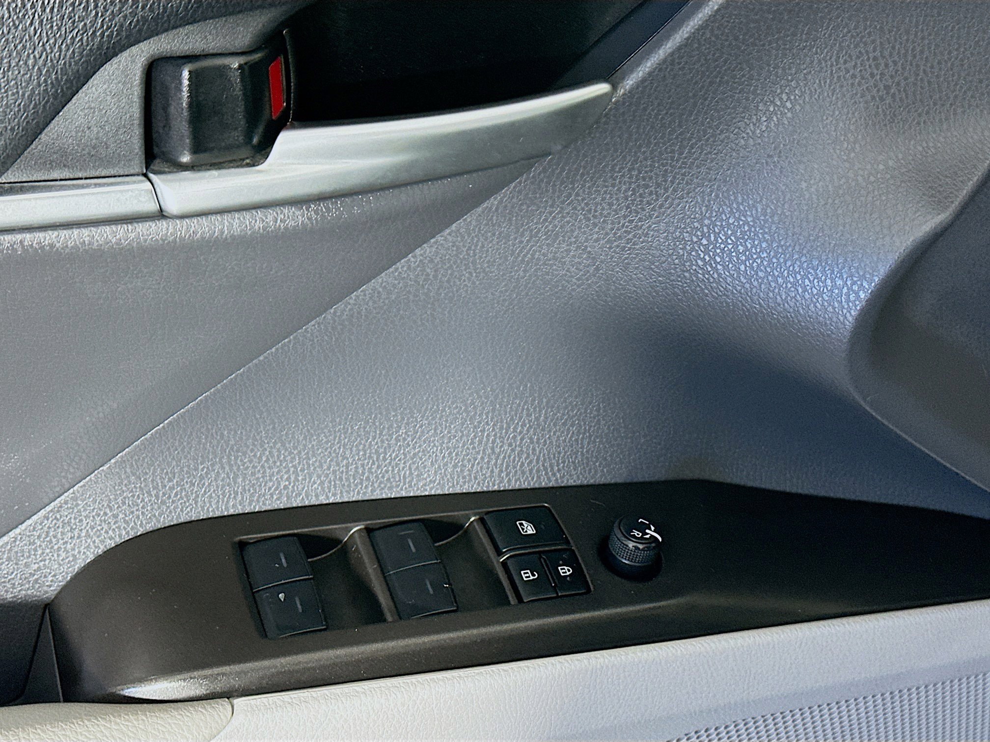 Used 2024 Toyota Camry SE image 15