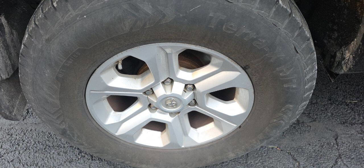 Used 2017 Toyota 4Runner SR5 image 13