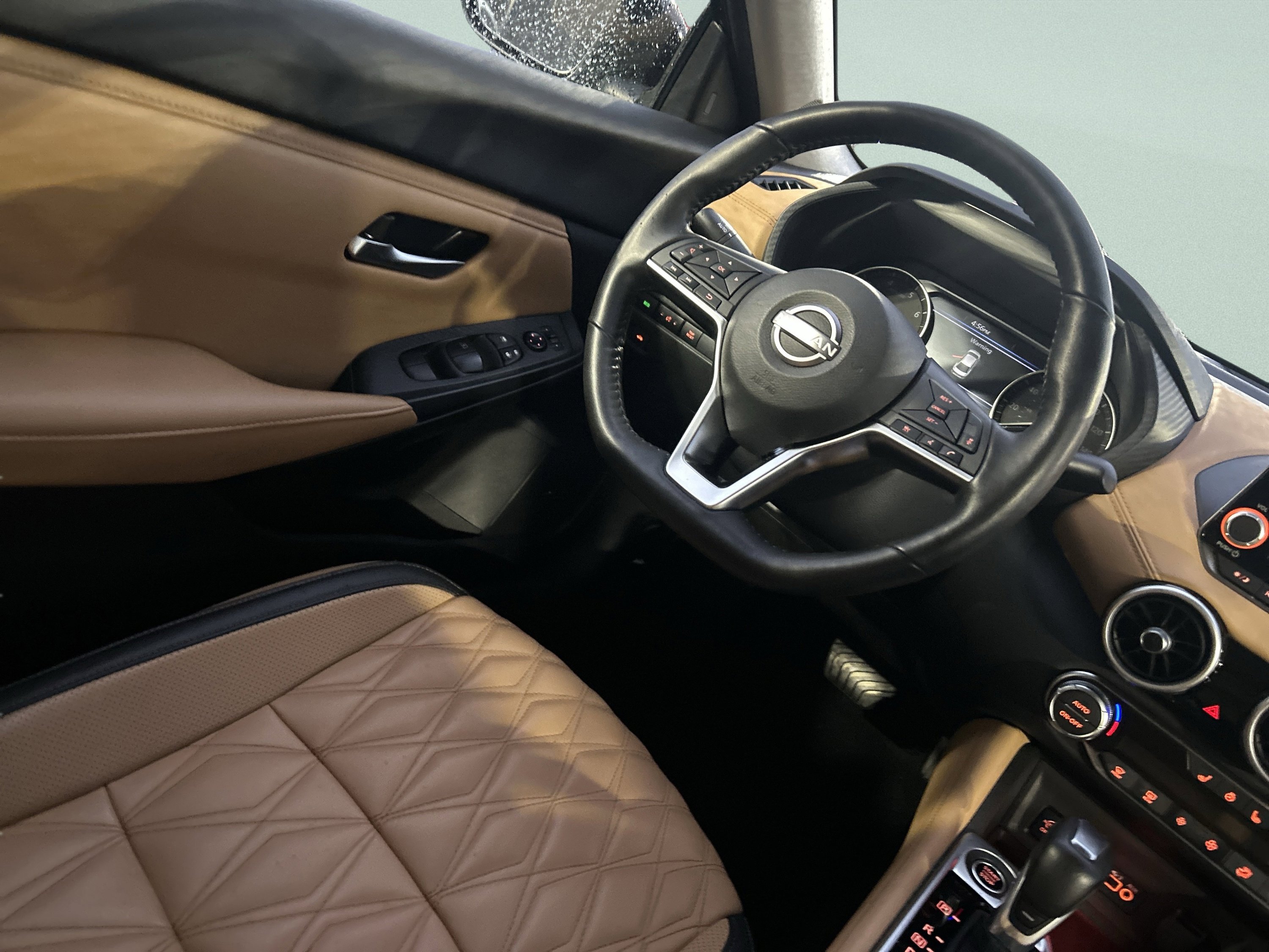 Used 2025 Nissan Sentra SV w/ SV Premium Package image 16