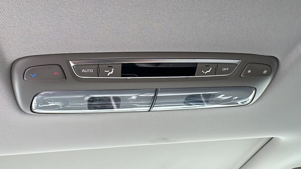 Used 2025 Kia Telluride EX w/ EX Captain's Chair Package image 26