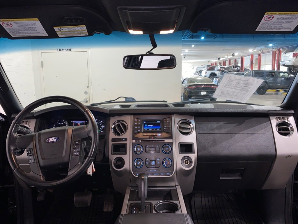 Used 2017 Ford Expedition XLT image 15