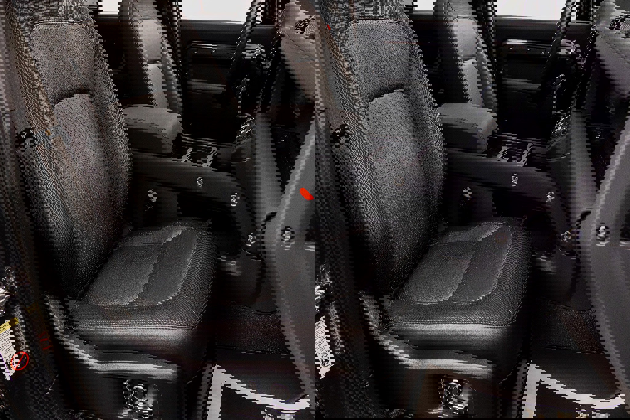 Used 2023 Land Rover Defender 130 X-Dynamic SE AWD/4WD image 32