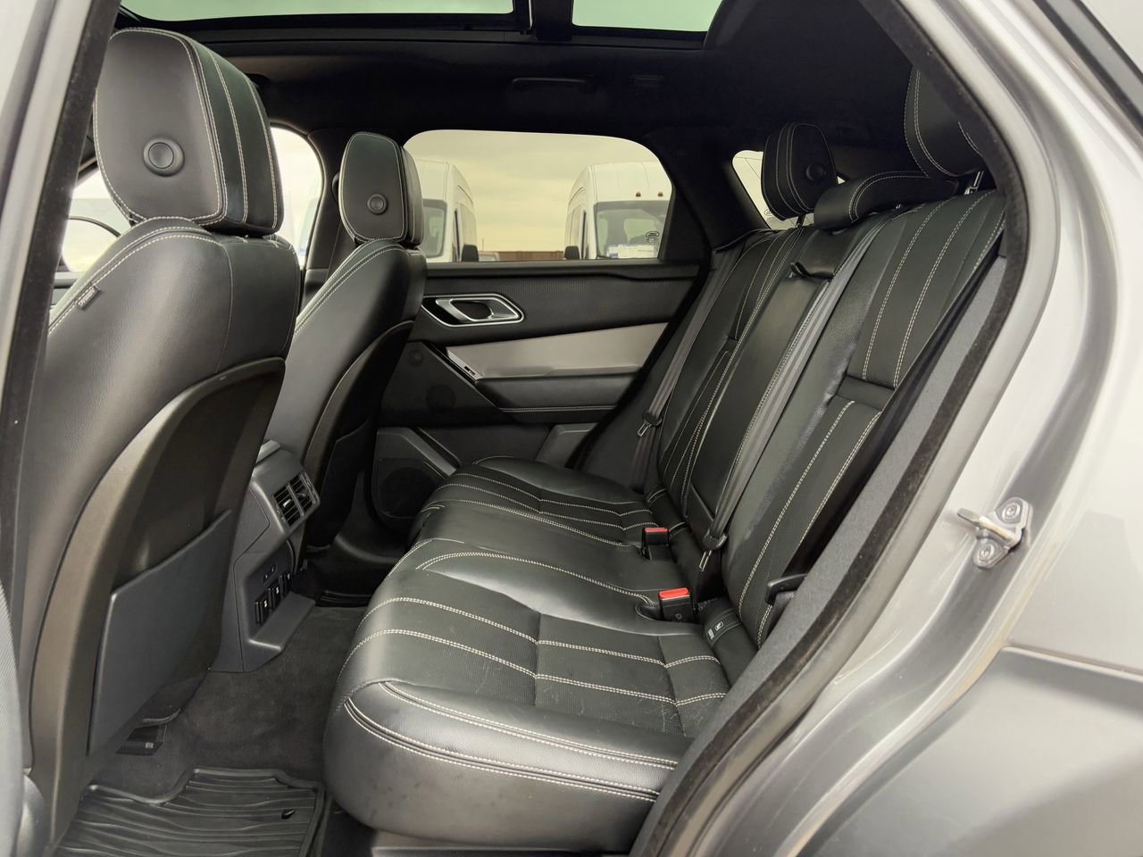 Used 2018 Land Rover Range Rover Velar S image 29