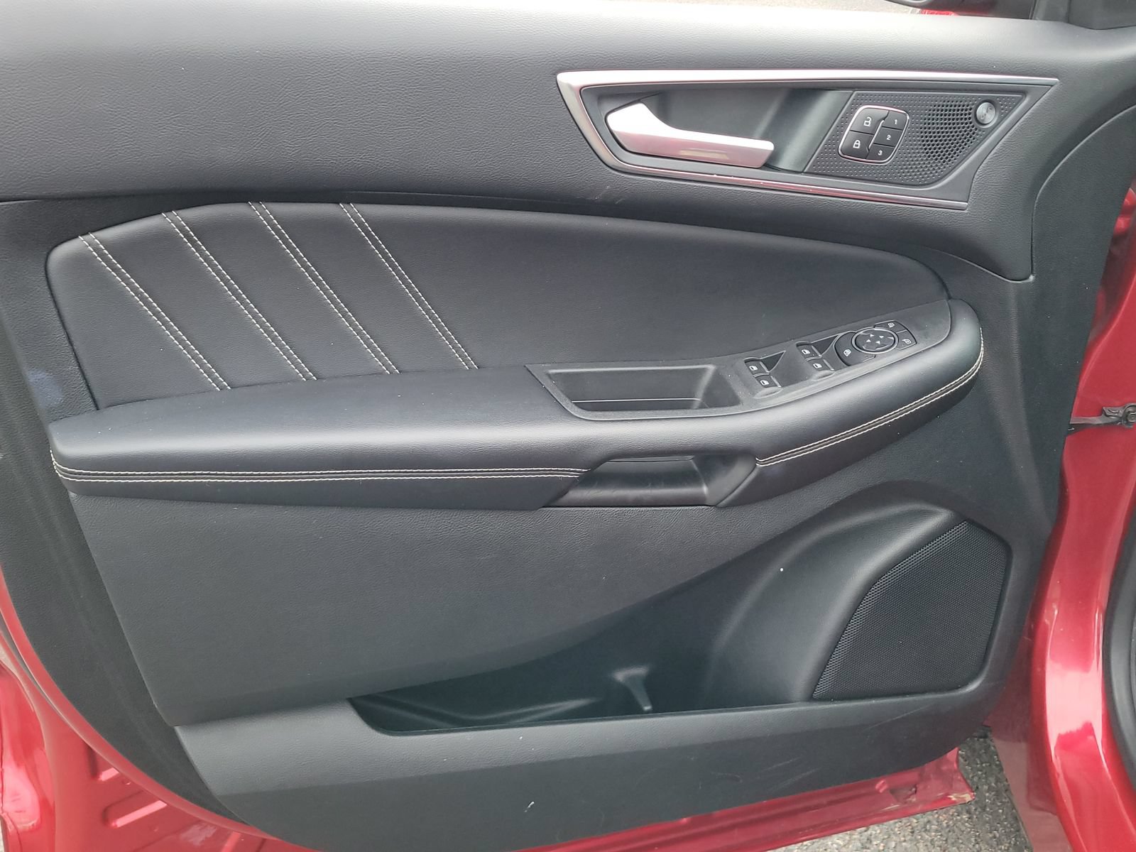 Used 2022 Ford Edge ST AWD/4WD image 10