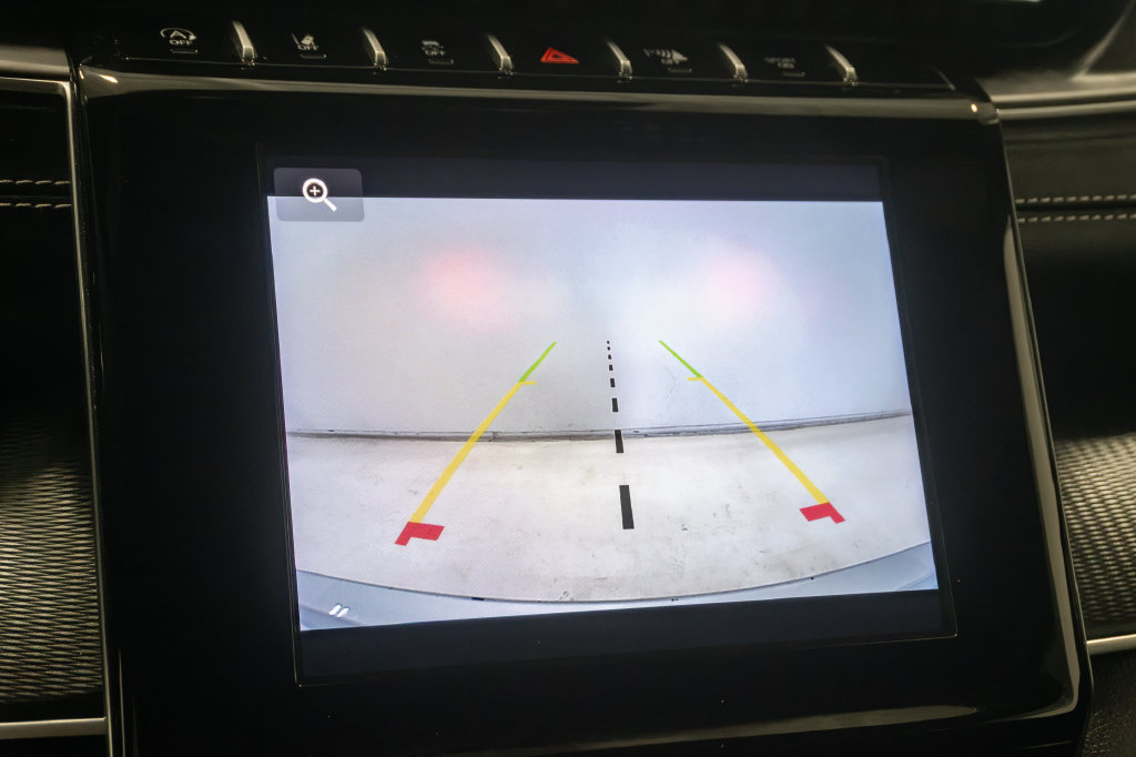 Used 2025 Jeep Grand Cherokee Altitude AWD/4WD image 18