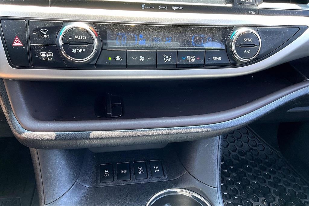 Used 2019 Toyota Highlander SE AWD/4WD image 15
