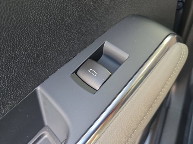 New 2026 GMC Acadia Elevation w/ Elevation Premium Package FWD image 13