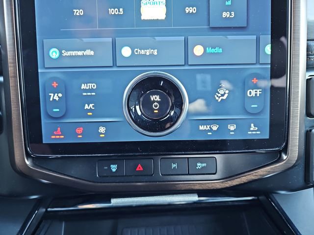 Used 2022 Ford F150 Lightning Lariat image 25