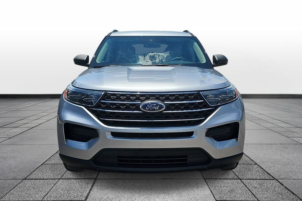 Used 2022 Ford Explorer XLT w/ Class IV Trailer Tow Package RWD image 2