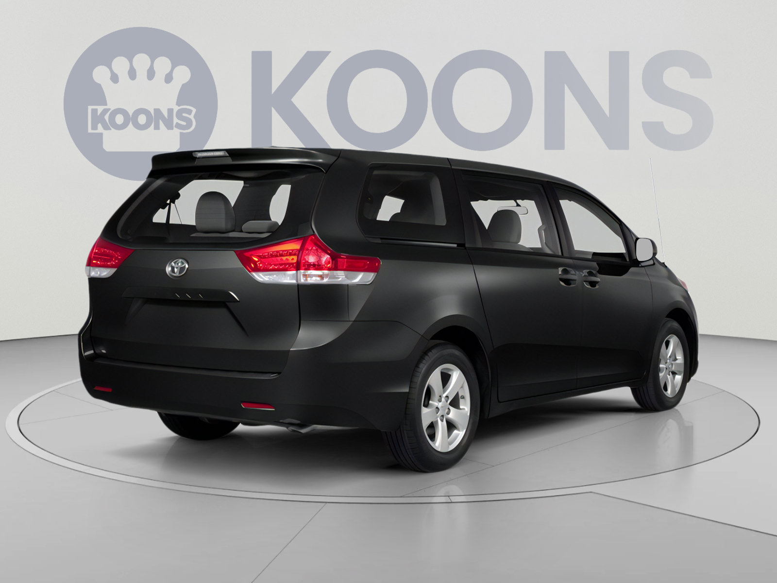 Used 2014 Toyota Sienna XLE FWD image 2