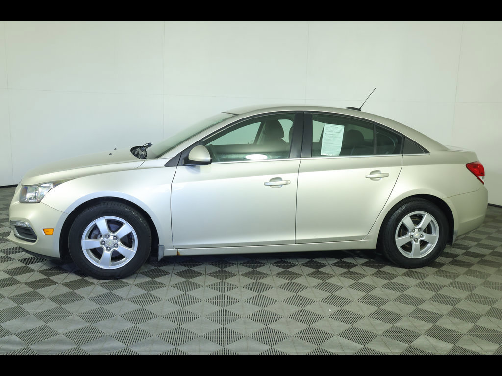 Used 2016 Chevrolet Cruze LT FWD image 12