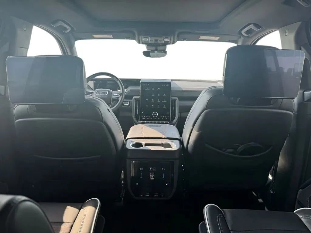 Used 2025 GMC Yukon XL AT4 Ultimate AWD/4WD image 22