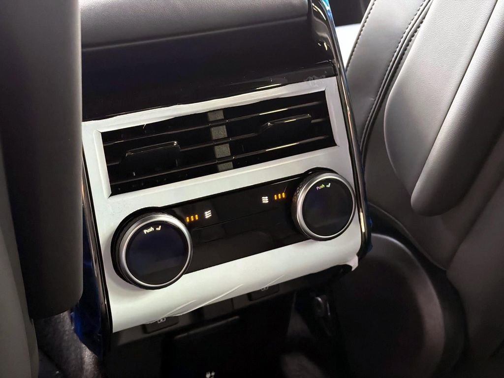 New 2026 Land Rover Range Rover Sport Dynamic SE AWD/4WD image 14