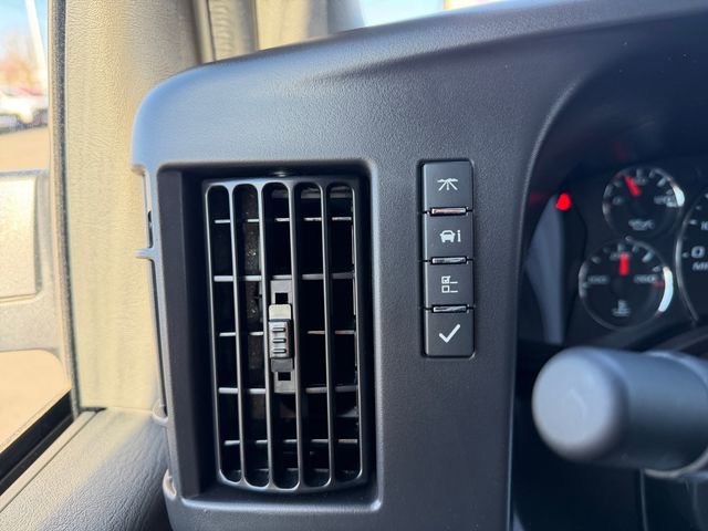 New 2025 Chevrolet Express 3500 w/ Driver Convenience Package image 17