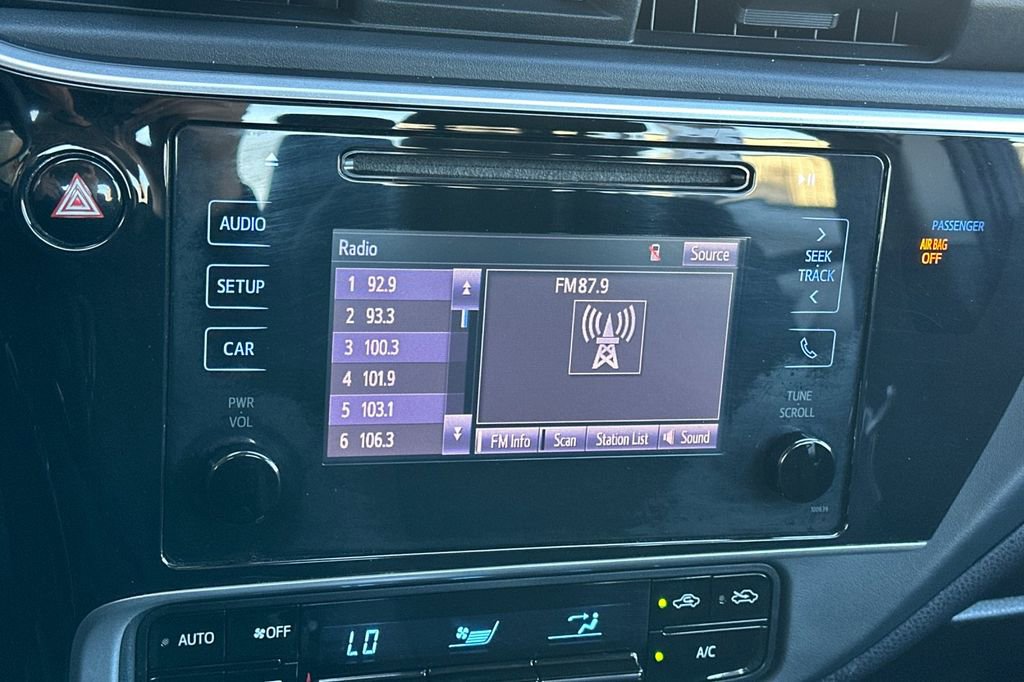 Used 2019 Toyota Corolla LE FWD image 17