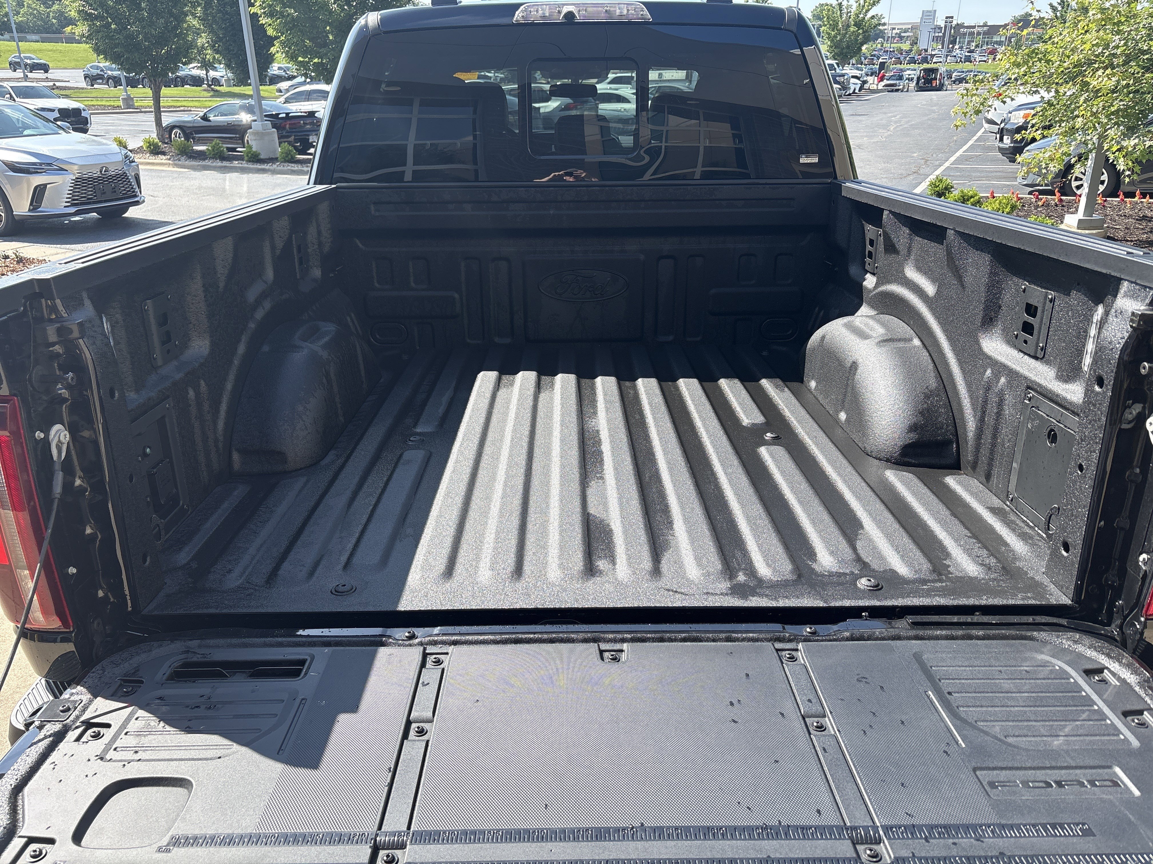 Used 2025 Ford F150 Raptor AWD/4WD image 32