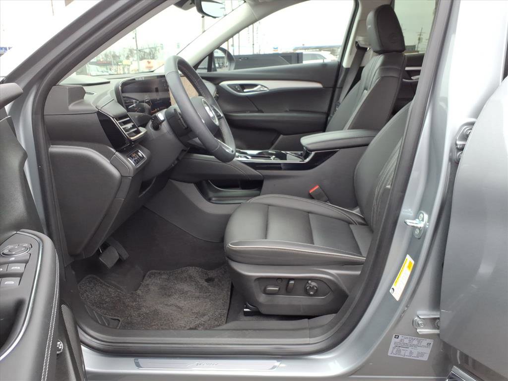 Used 2025 Buick Envision Avenir image 12