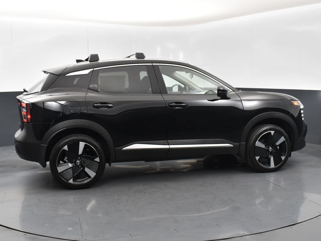 New 2026 Nissan Kicks SR FWD image 8