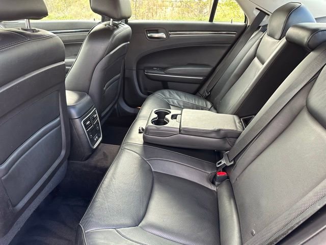 Used 2018 Chrysler 300 Limited image 17