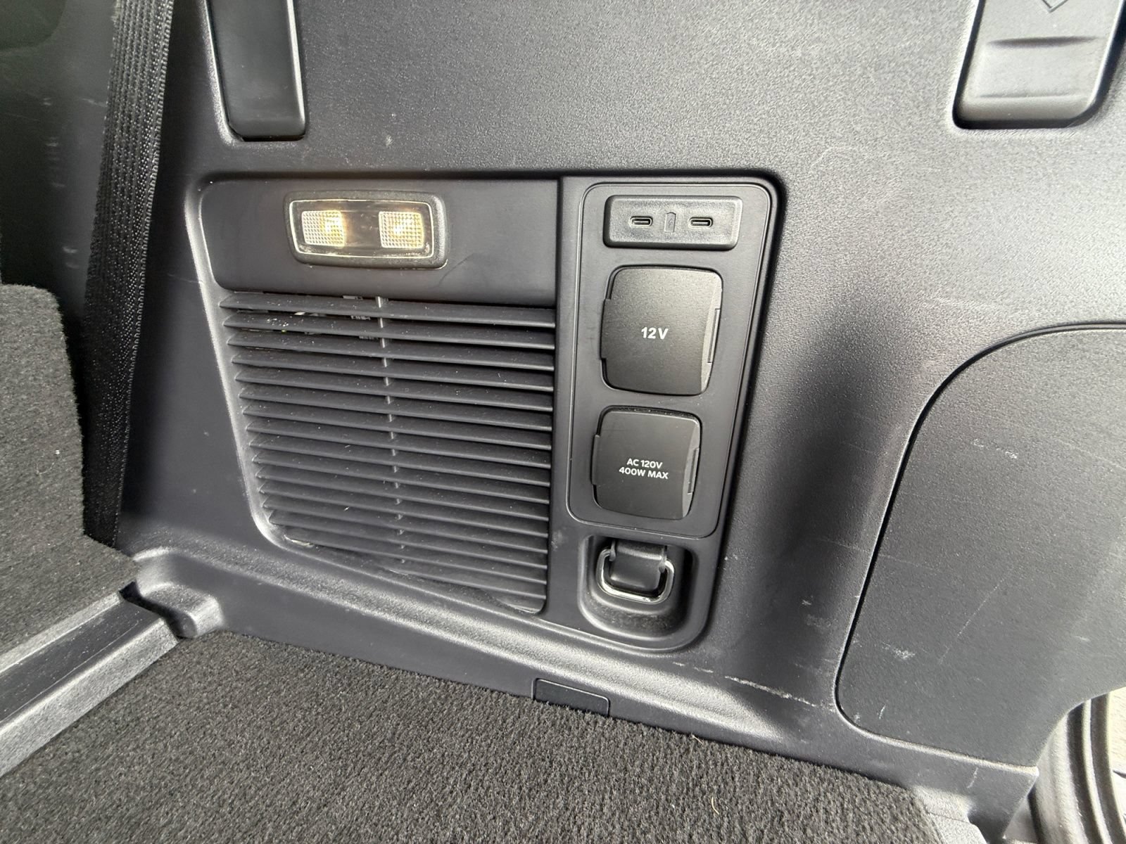 Used 2025 Ford Expedition Active AWD/4WD image 23