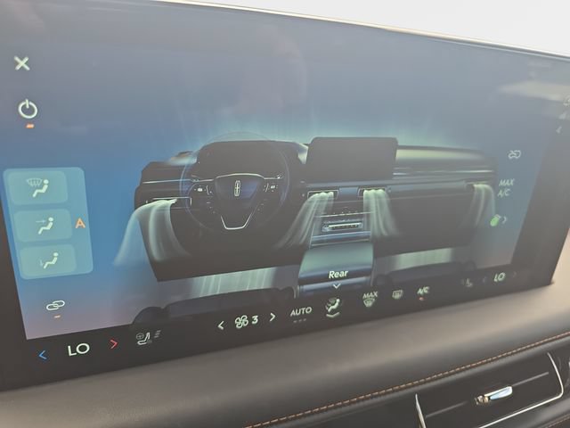 Used 2025 Lincoln Aviator Black Label w/ Jet Appearance Package AWD/4WD image 28