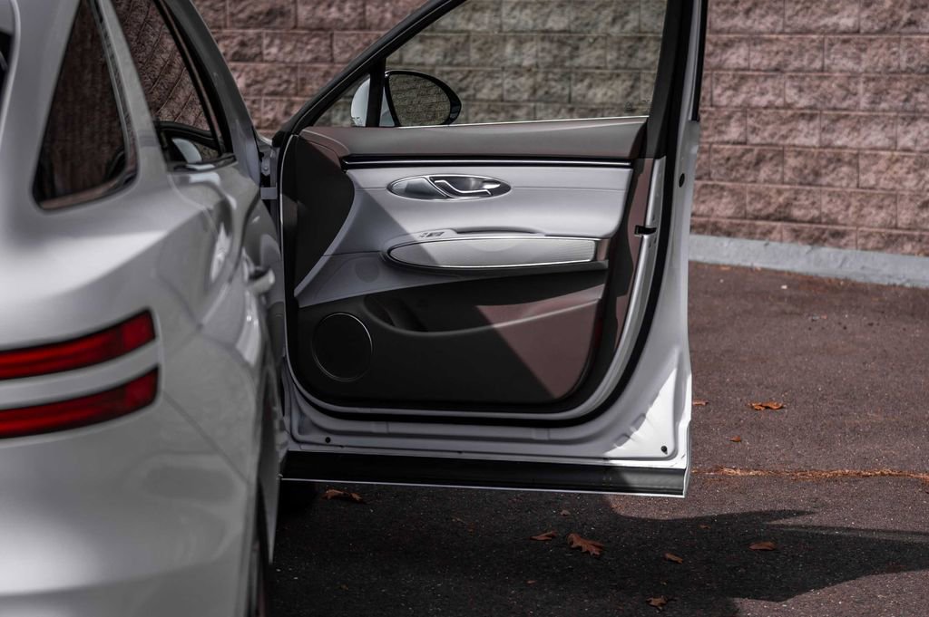 Used 2026 Genesis GV70 2.5T Advanced image 13