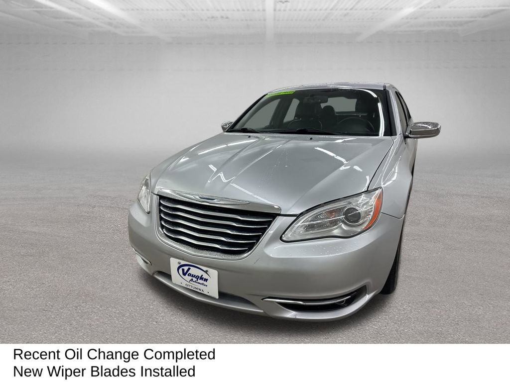 Used 2011 Chrysler 200 Limited image 6