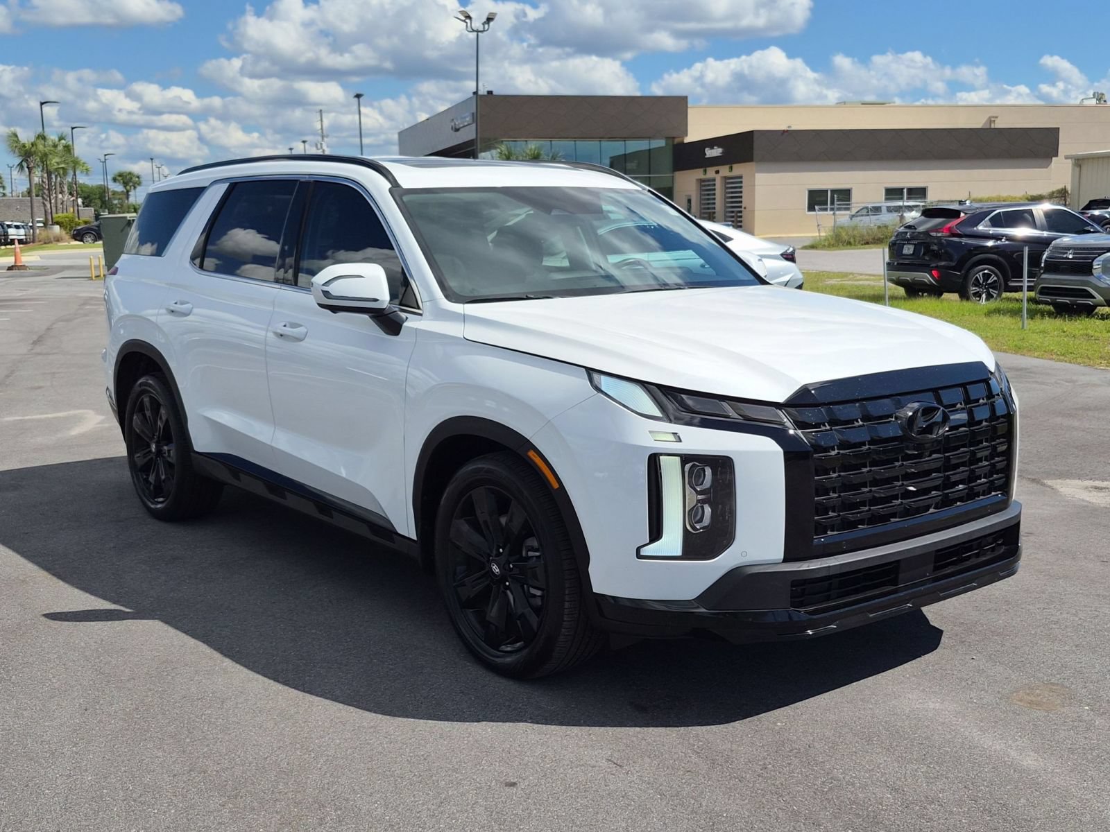 Used 2025 Hyundai Palisade XRT FWD image 3