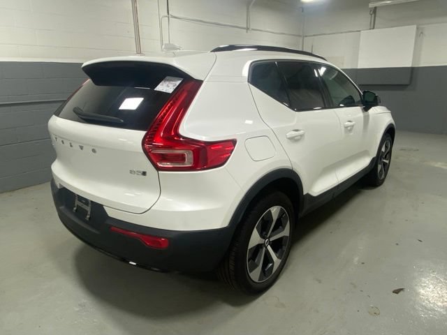 Used 2026 Volvo XC40 B5 Plus AWD/4WD image 3