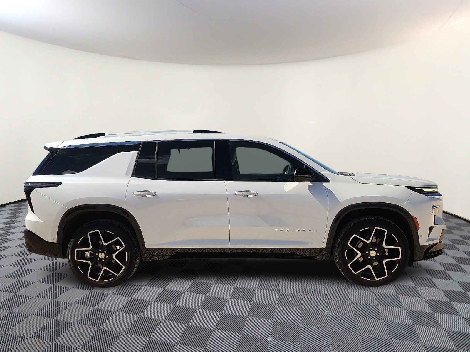Used 2025 Chevrolet Traverse High Country FWD image 5