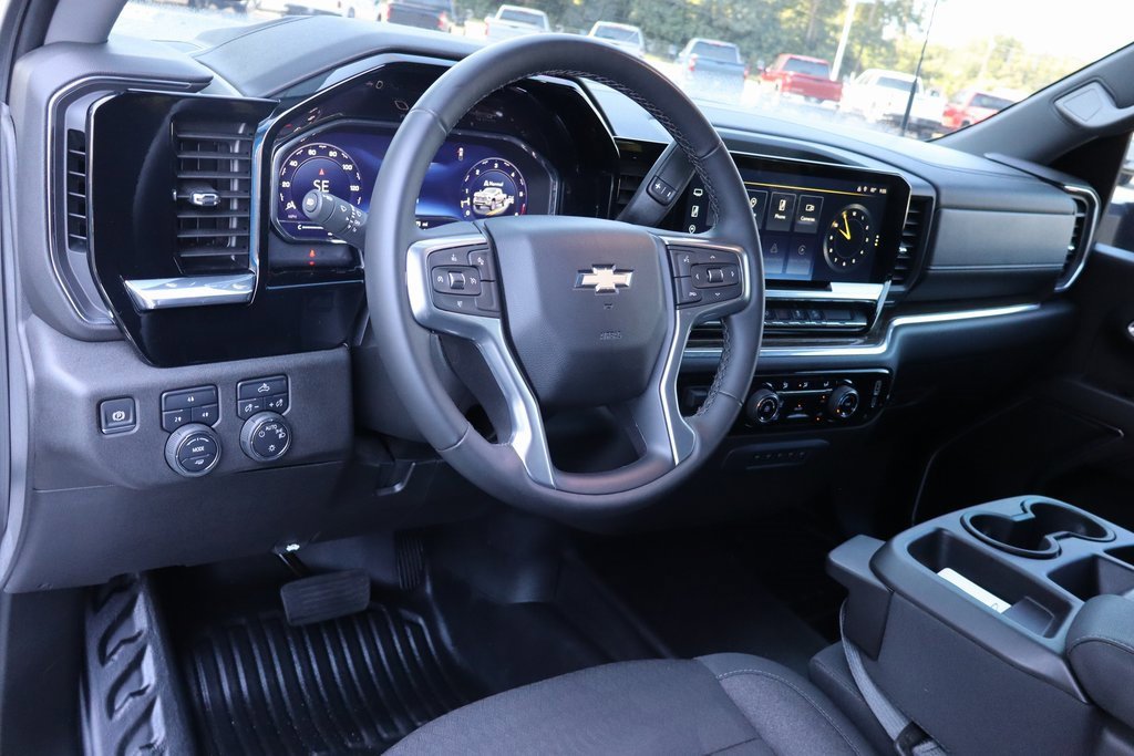 Used 2024 Chevrolet Silverado 3500 LT w/ Z71 Off-Road Package image 5