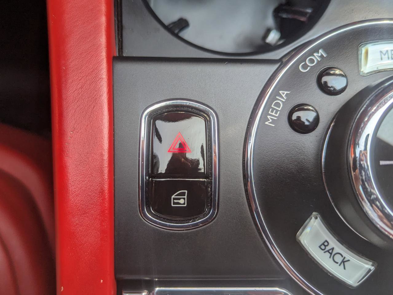 Used 2018 Rolls-Royce Dawn RWD image 30