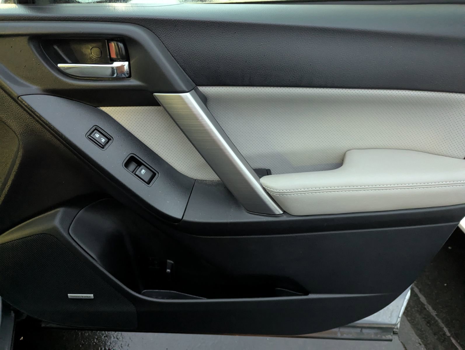 Used 2015 Subaru Forester 2.5i Limited image 14