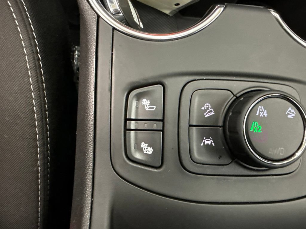 Used 2024 GMC Terrain SLE w/ Driver Convenience Package AWD/4WD image 32