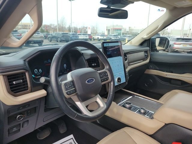 Used 2023 Ford Expedition Limited image 30