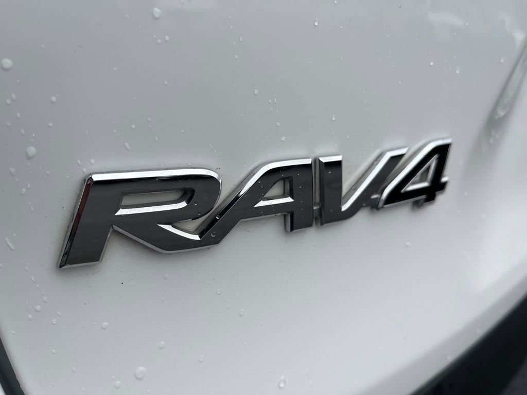 Used 2025 Toyota RAV4 XLE image 25