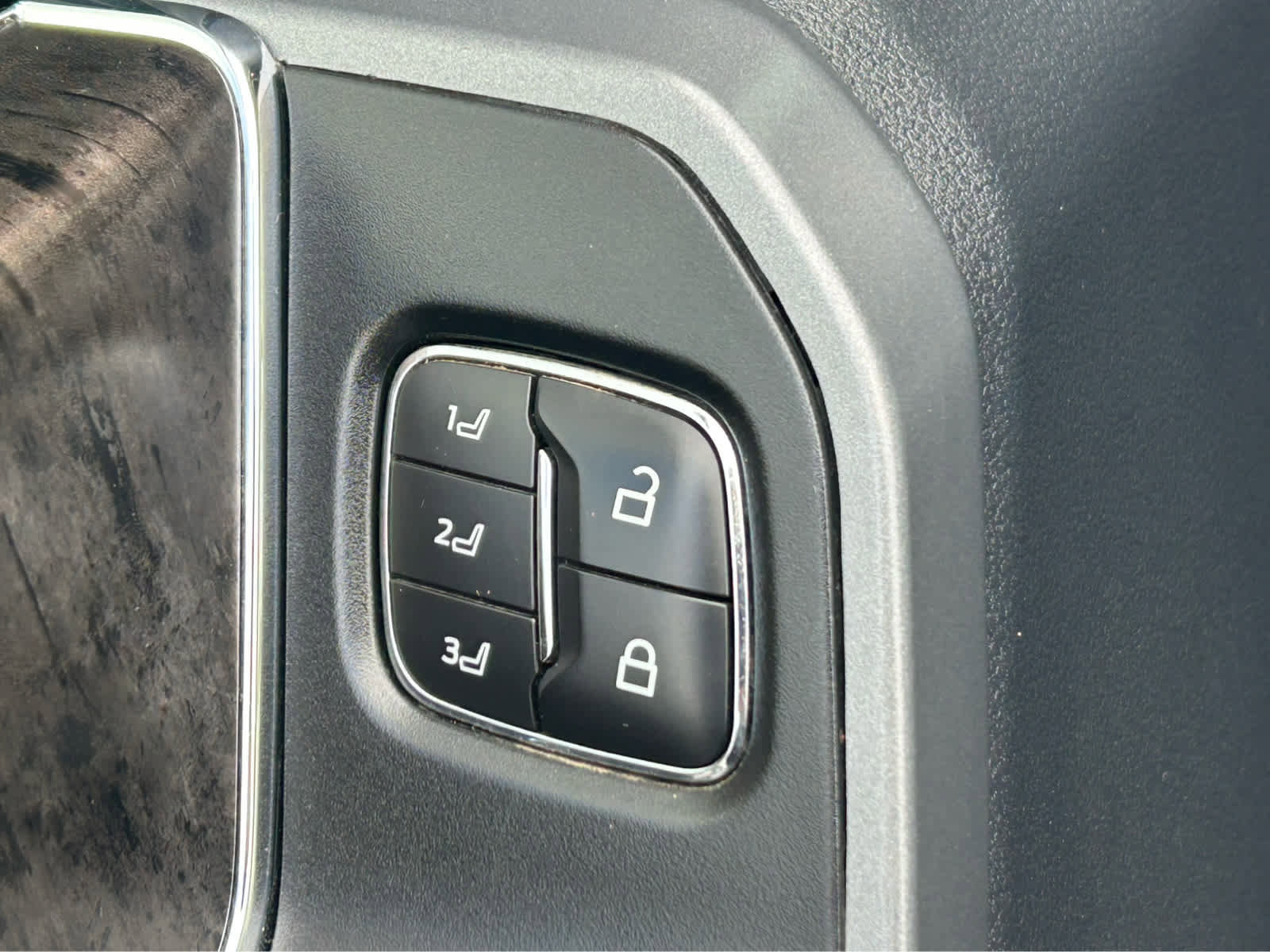 Used 2024 Ford F250 Lariat w/ Chrome Package image 22