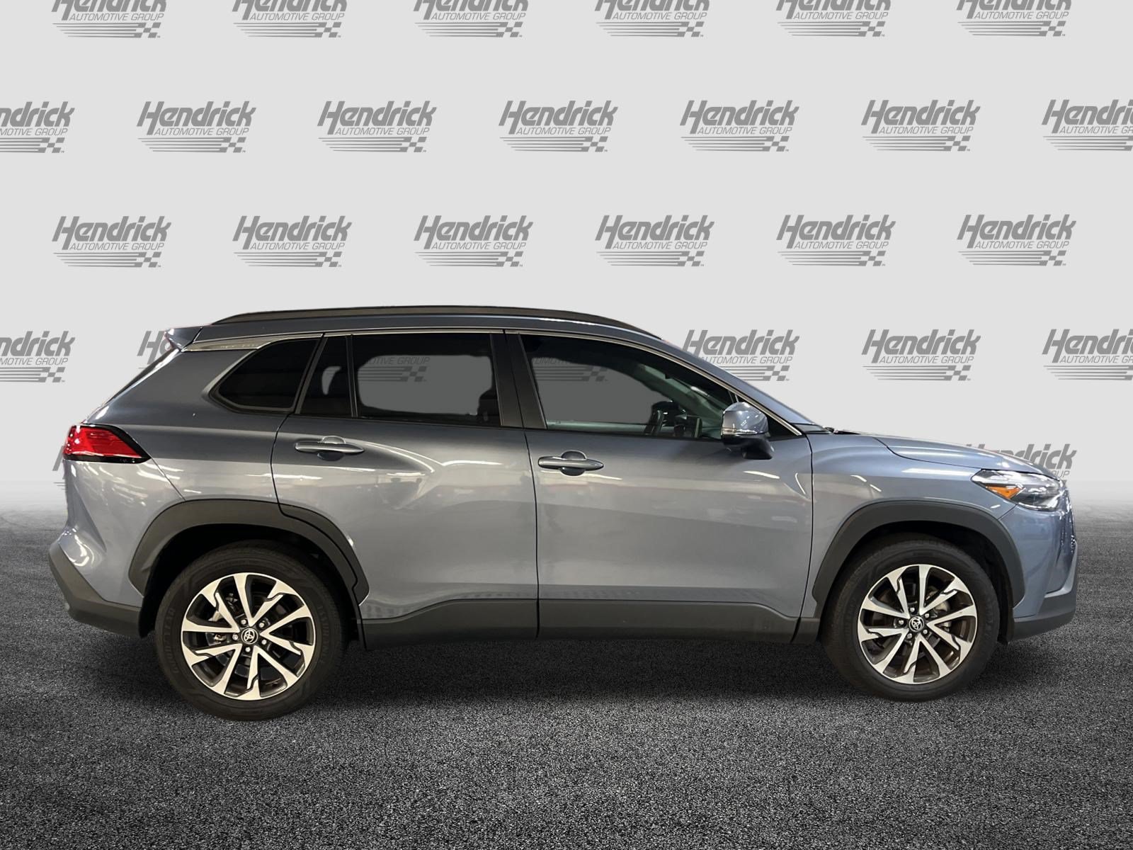 Used 2022 Toyota Corolla Cross XLE AWD/4WD image 3