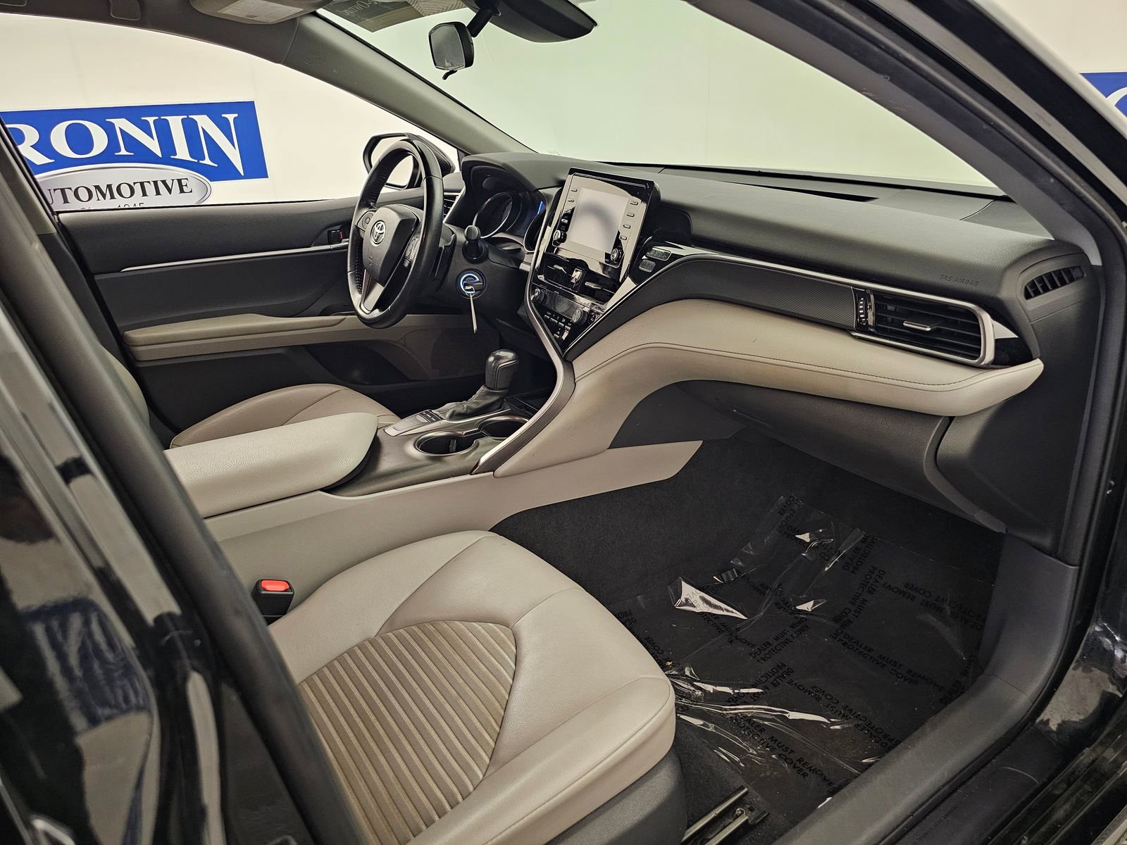 Used 2023 Toyota Camry SE image 31