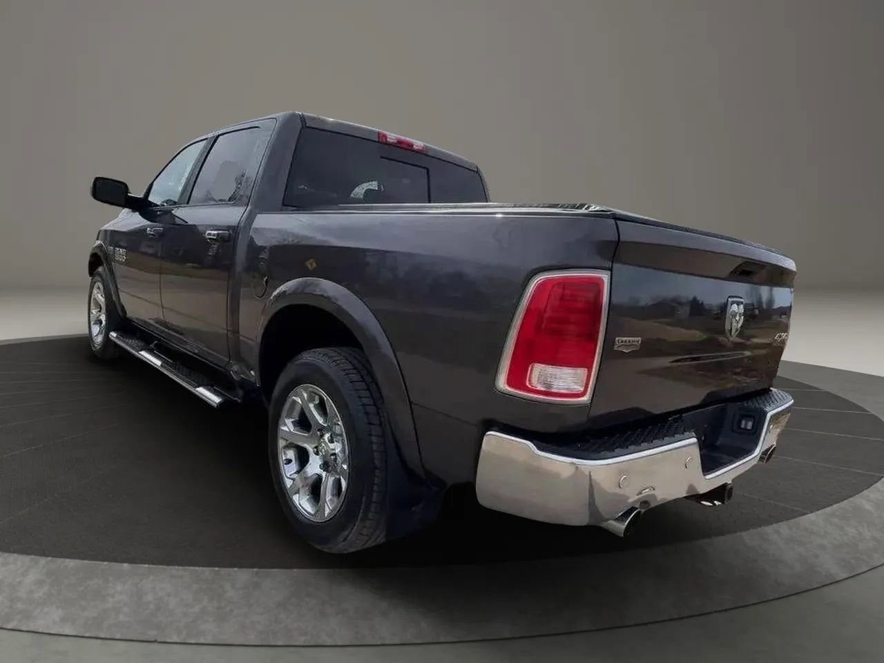 Used 2014 RAM 1500 Laramie w/ Convenience Group AWD/4WD image 4