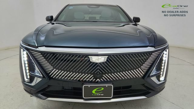 Used 2025 Cadillac Lyriq Luxury w/ LPO, Floor Liner Package RWD image 13