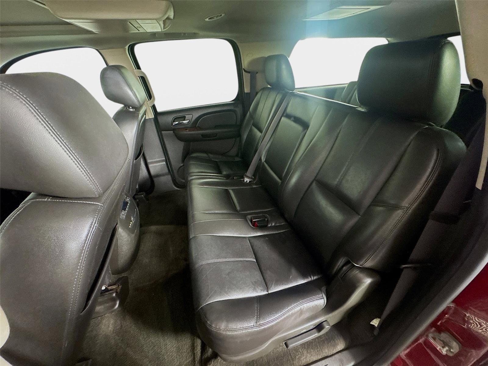 Used 2014 Chevrolet Suburban LT w/ Luxury Package AWD/4WD image 21