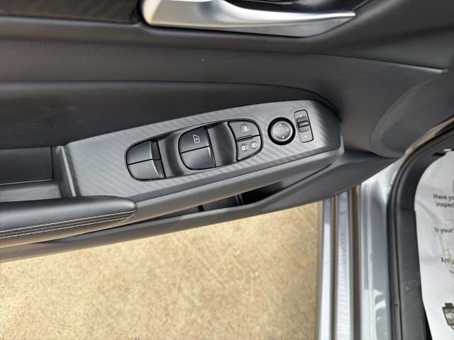 Used 2025 Nissan Altima 2.5 SV image 10