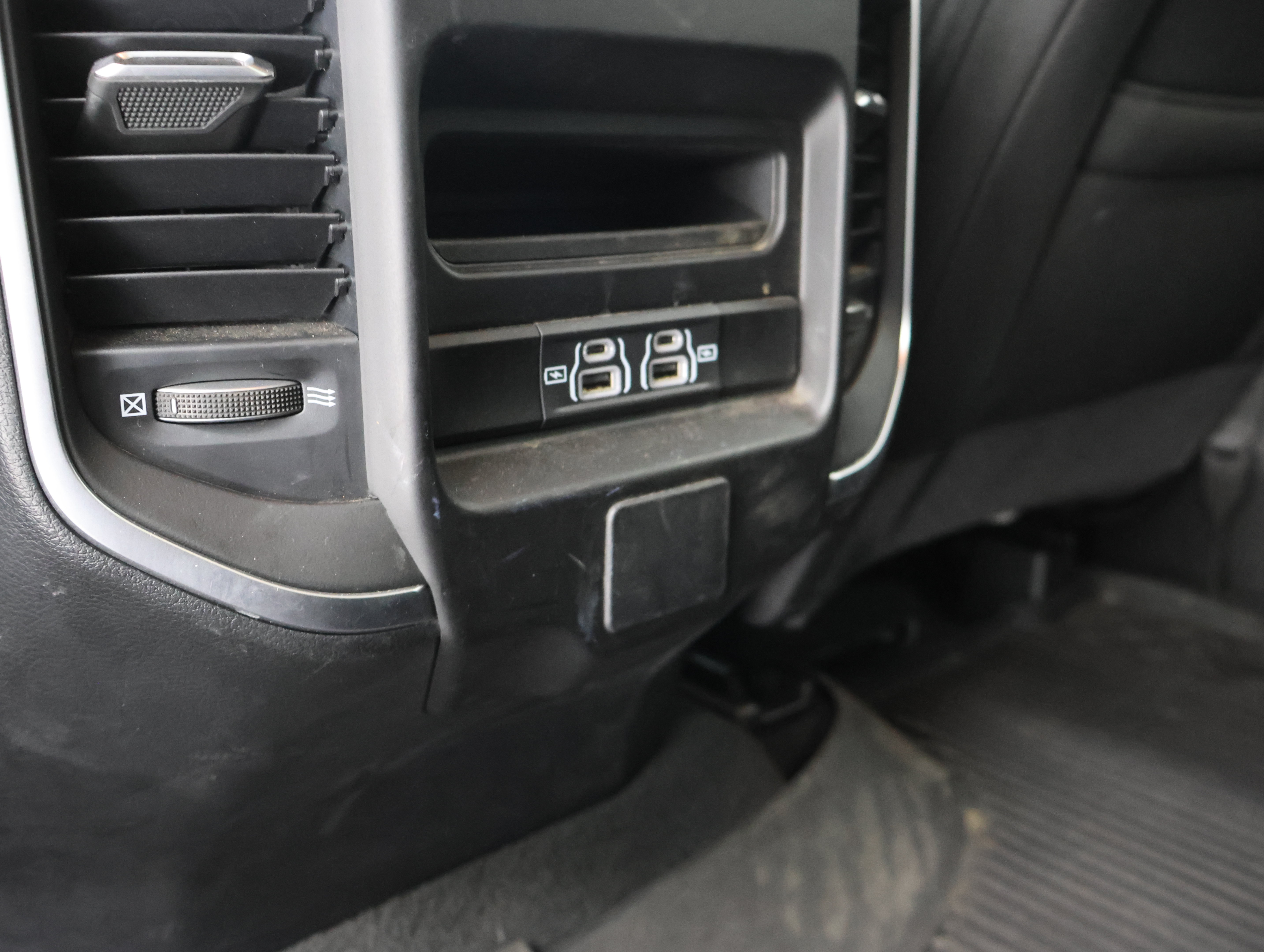 Used 2024 RAM 1500 Big Horn AWD/4WD image 30